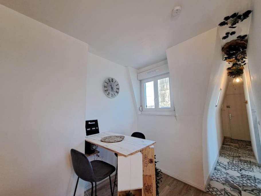Appartement Faro, Vue Sur La Cathedrale à Reims Extérieur photo